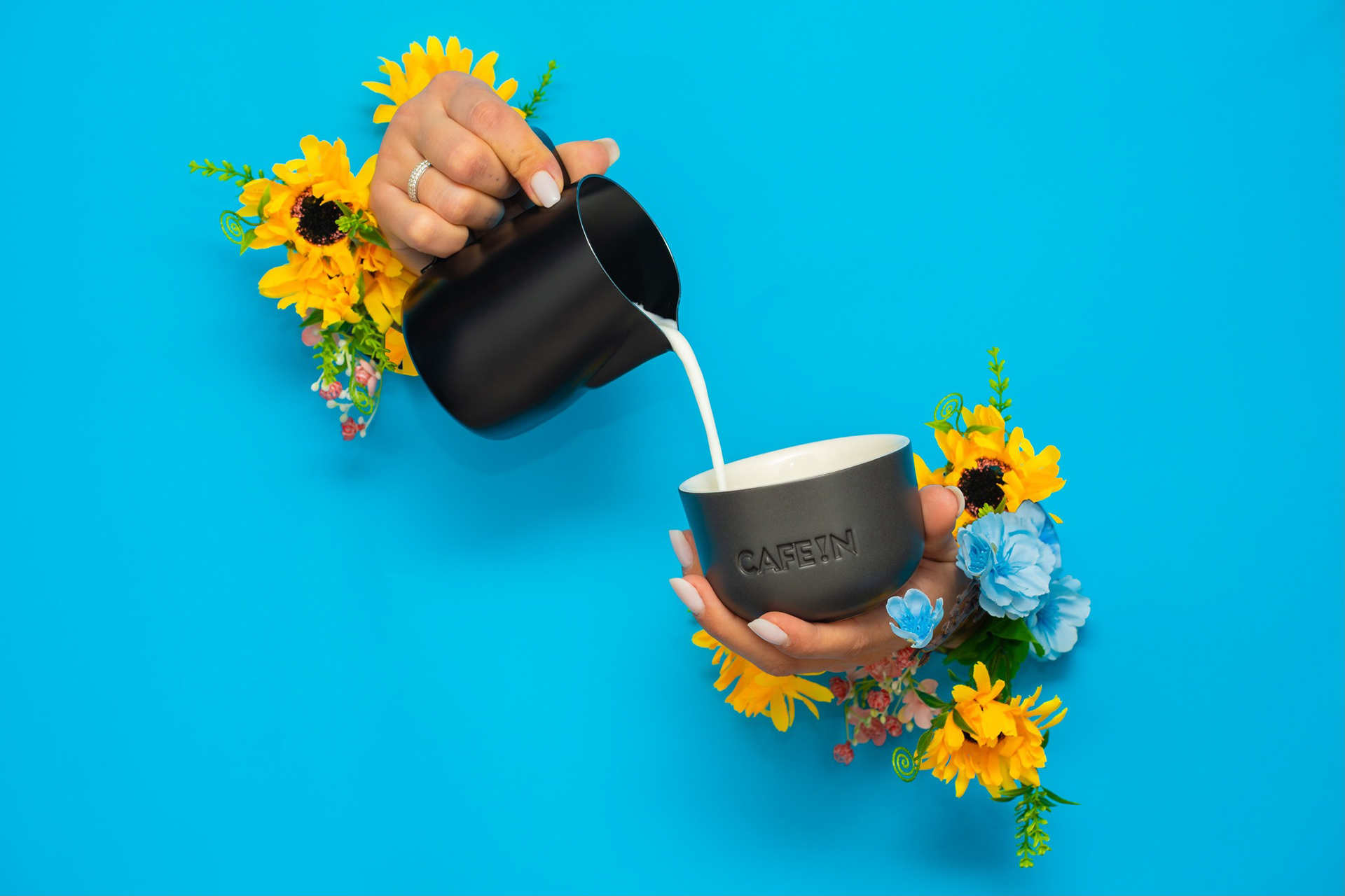 Cafein Blue Pour